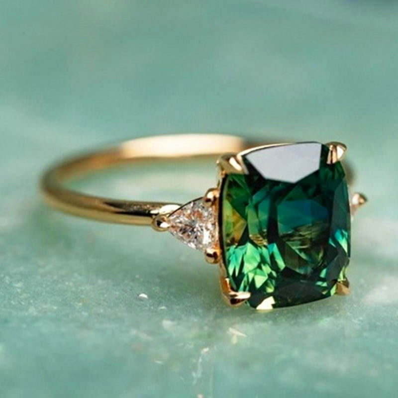 Suerte - Anillo de Zirconia Verde en Oro