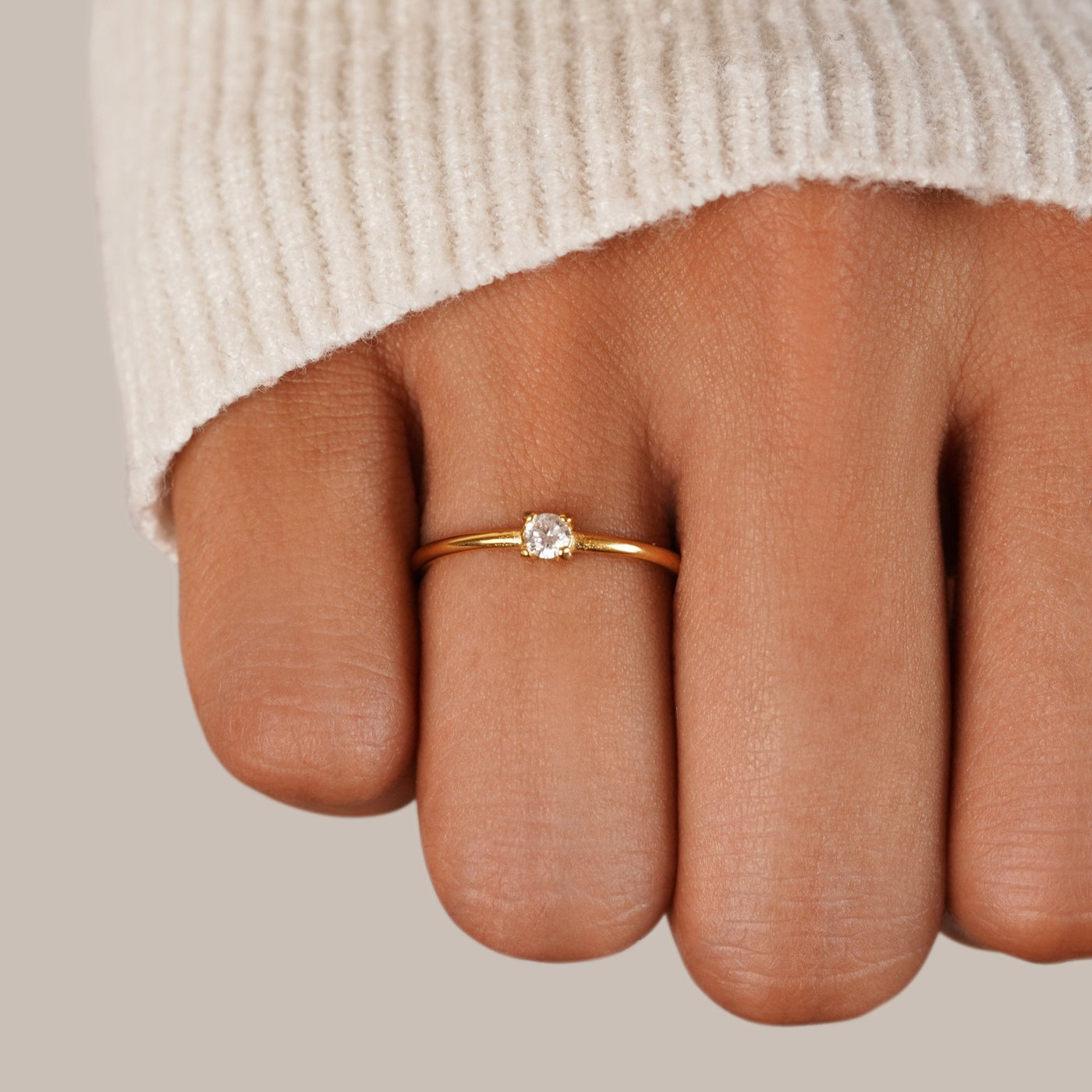 Anillos de oro de piedra de nacimiento