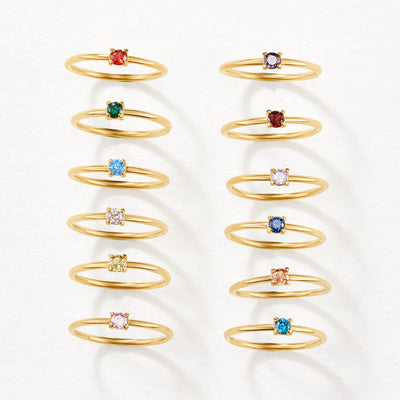 Anillos de oro de piedra de nacimiento