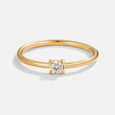 Anillos de oro de piedra de nacimiento