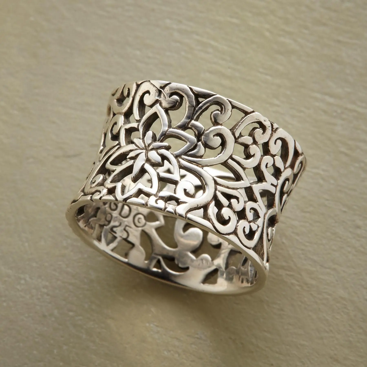 Bonnie - Anillo Hueco de Plata Vintage